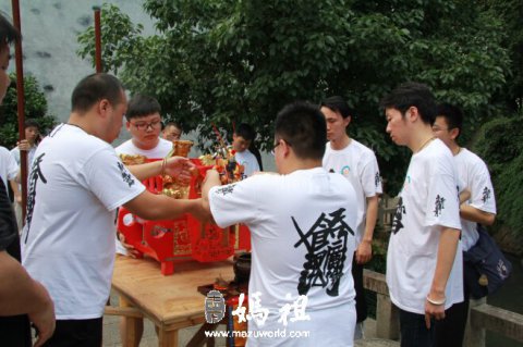 茶帮拜妈祖系列活动花絮:神像落座